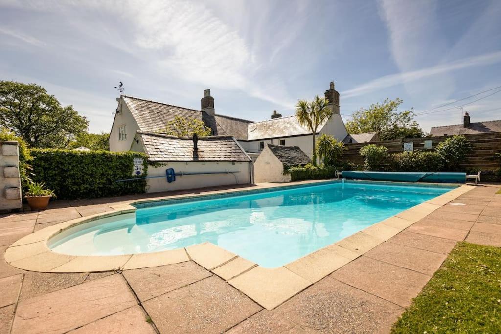 Plas Newydd With Swimming Pool, Fire Pit, And Log Fires Villa Rhiw Екстериор снимка