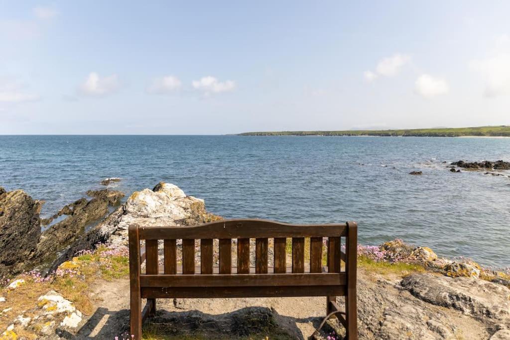 Plas Newydd With Swimming Pool, Fire Pit, And Log Fires Villa Rhiw Екстериор снимка